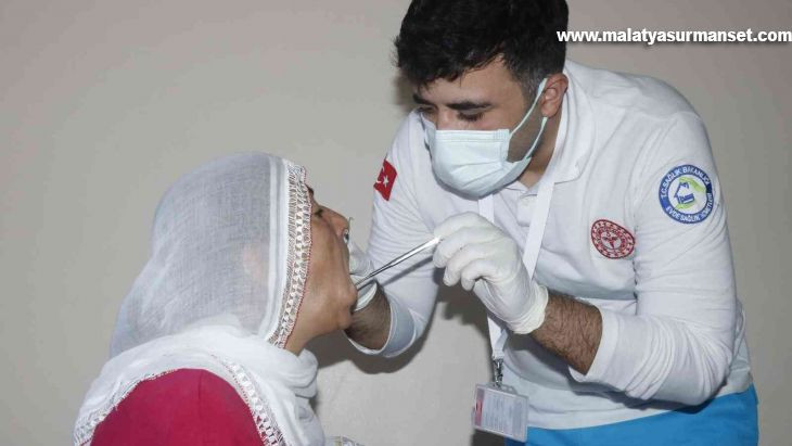 Diyarbakır'da ihtiyaç sahipleri talep etti, 7 yılda 3077 hastaya evde hizmet verildi