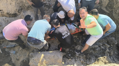 Malatya'da toprak yığınının altında kalan işçi kurtarıldı